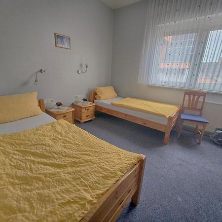 Pension Und Ferienwohnungen Bachmann Wölfersheim Buitenkant foto