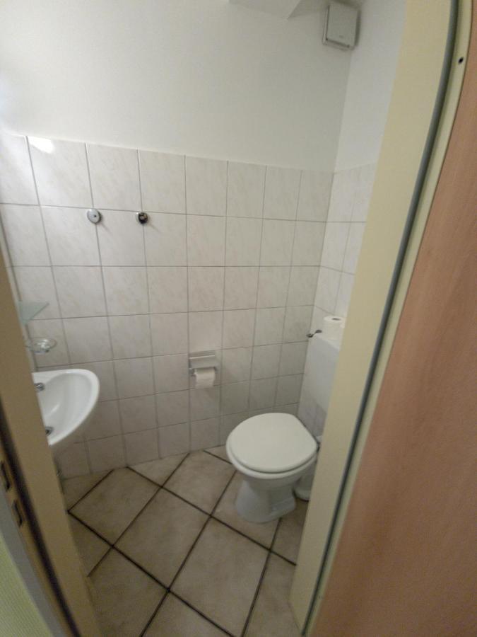 Pension Und Ferienwohnungen Bachmann Wölfersheim Buitenkant foto