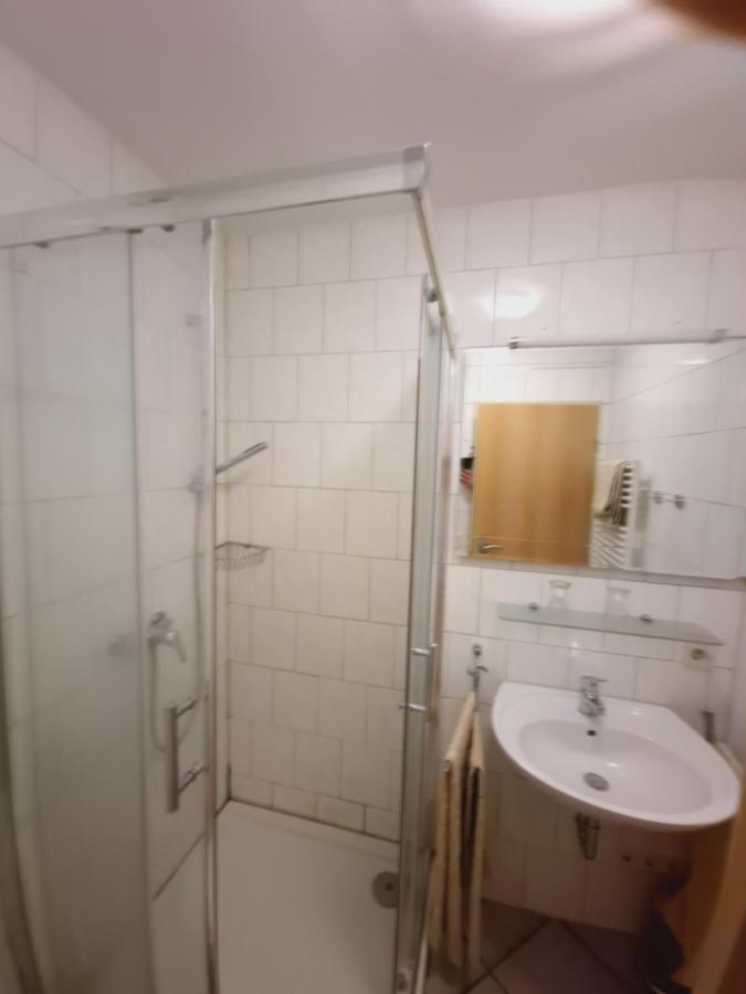 Pension Und Ferienwohnungen Bachmann Wölfersheim Buitenkant foto
